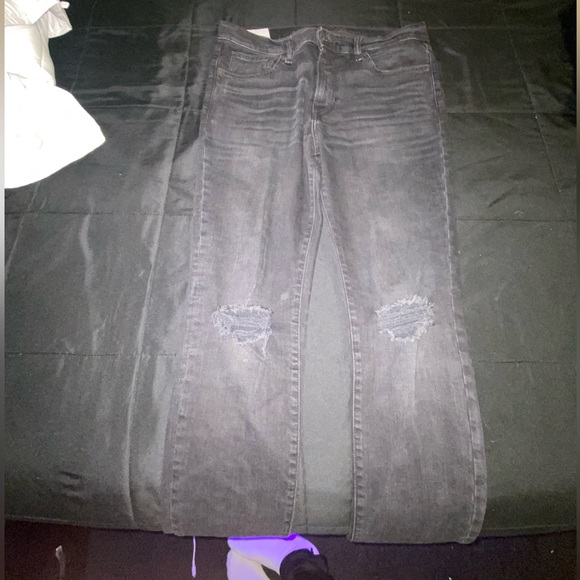 Black Distressed H&M skinny jeans - Picture 1 of 3